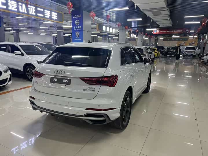 Фото 8 - Audi Q3