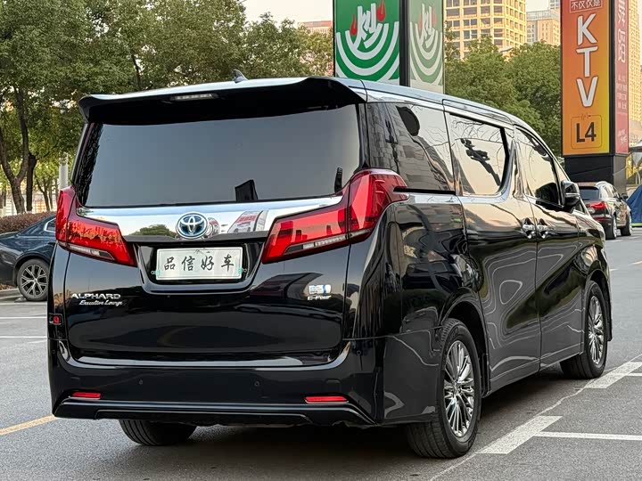 Фото 4 - Toyota Alphard