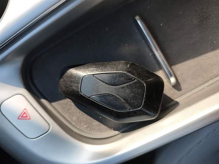 Фото 9 - BAIC Arcfox Alpha T5