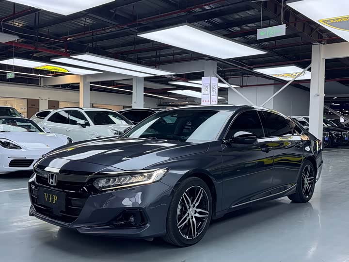 Фото 1 - Honda Accord