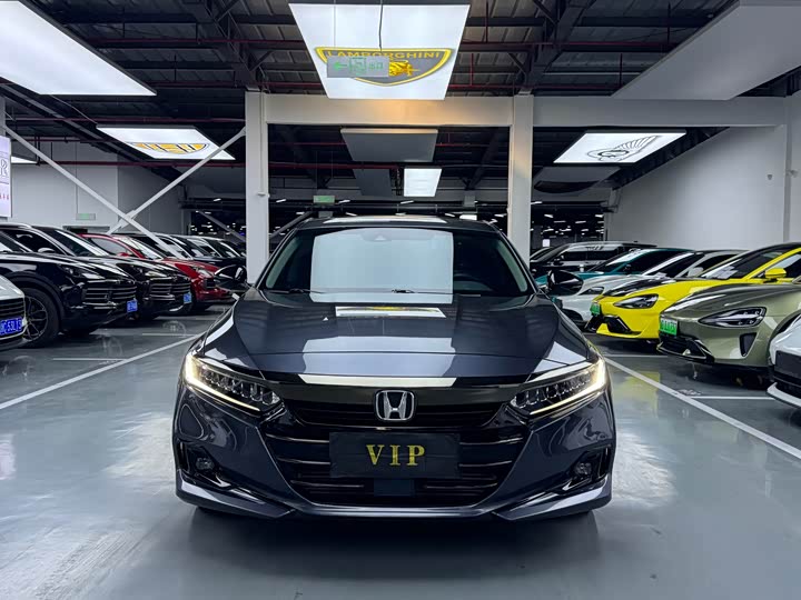 Фото 2 - Honda Accord