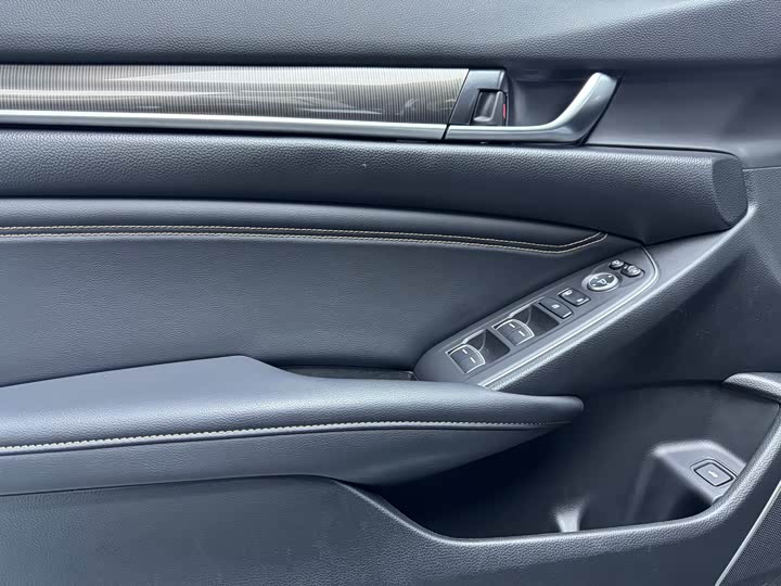 Фото 5 - Honda Accord