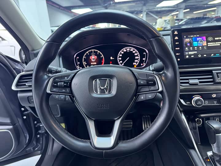 Фото 7 - Honda Accord