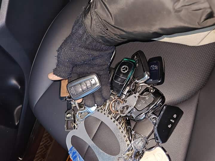 Фото 9 - Toyota Camry