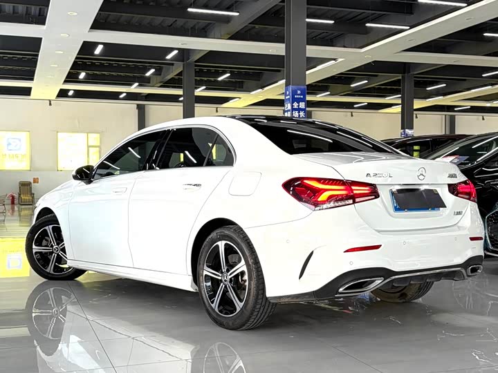 Фото 3 - Mercedes-Benz A-Class