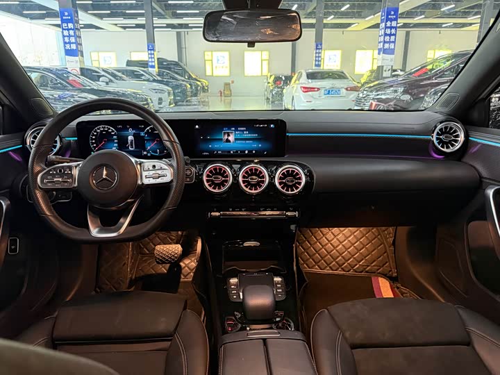 Фото 8 - Mercedes-Benz A-Class