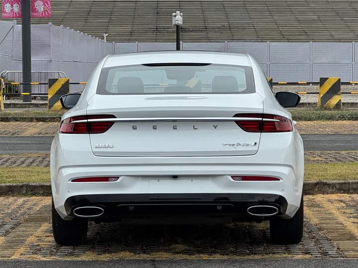 Фото 5 - Geely Preface