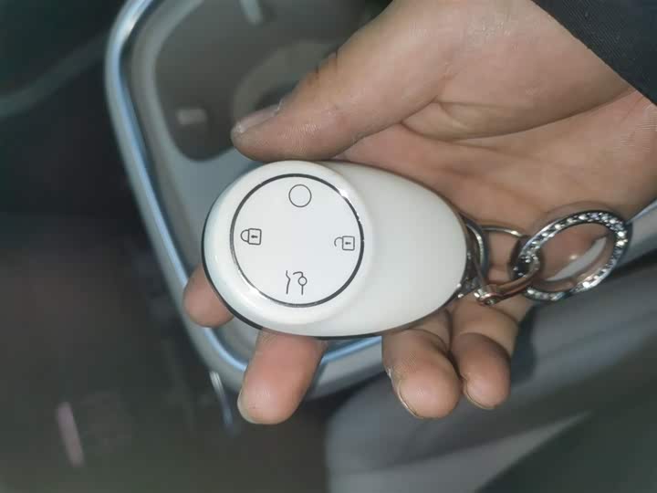 Фото 9 - GAC Aion UT