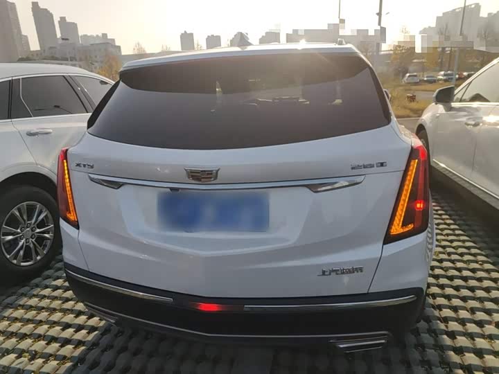 Фото 6 - Cadillac XT5