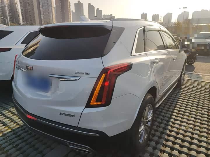 Фото 7 - Cadillac XT5