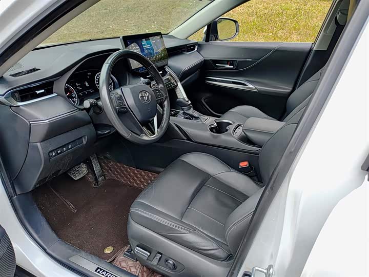 Фото 7 - Toyota Harrier