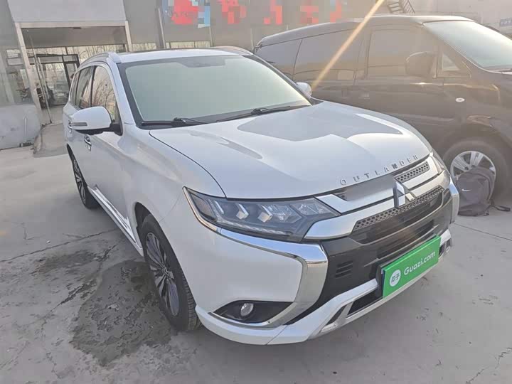 Фото 4 - Mitsubishi Outlander