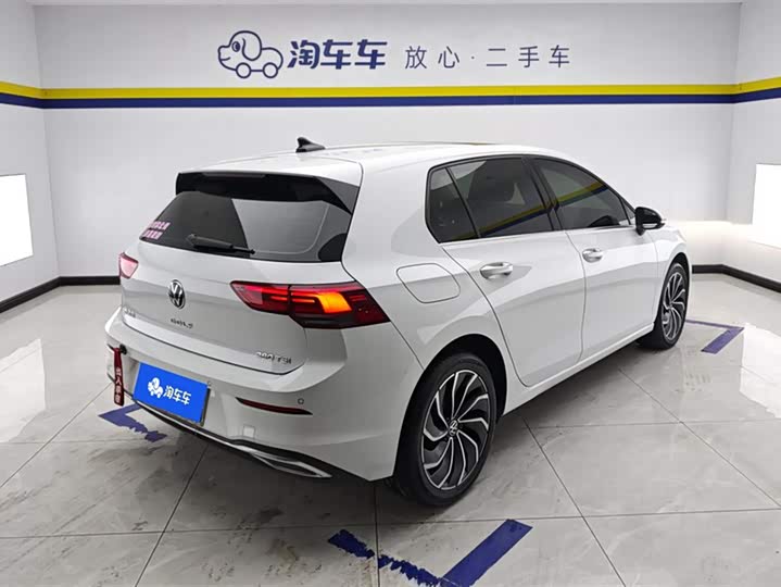 Фото 3 - Volkswagen Golf