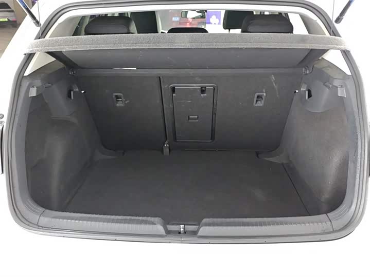 Фото 4 - Volkswagen Golf