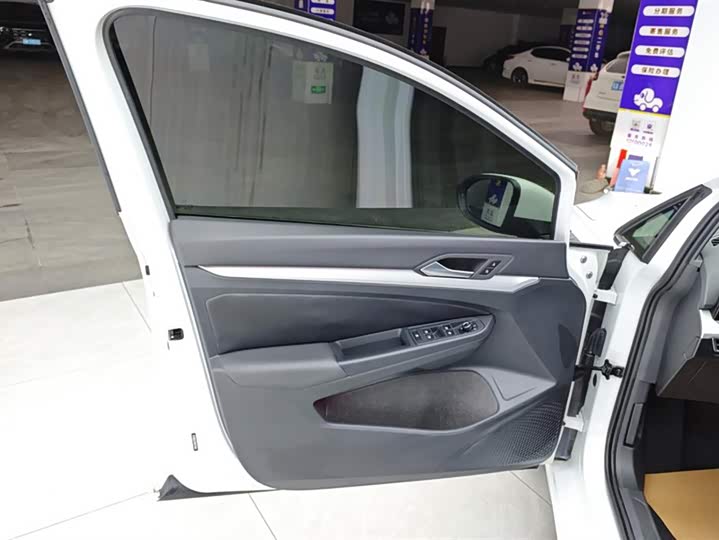 Фото 7 - Volkswagen Golf