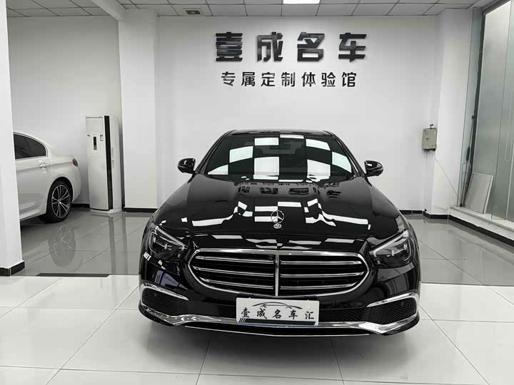 Фото 2 - Mercedes-Benz E-Class