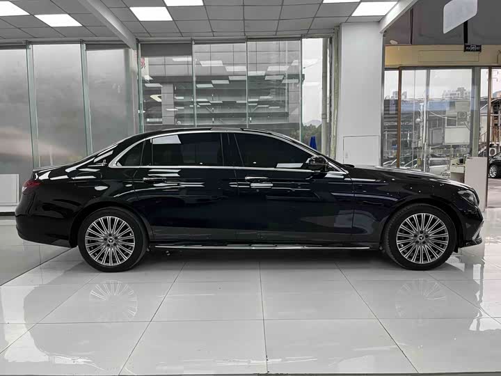 Фото 9 - Mercedes-Benz E-Class