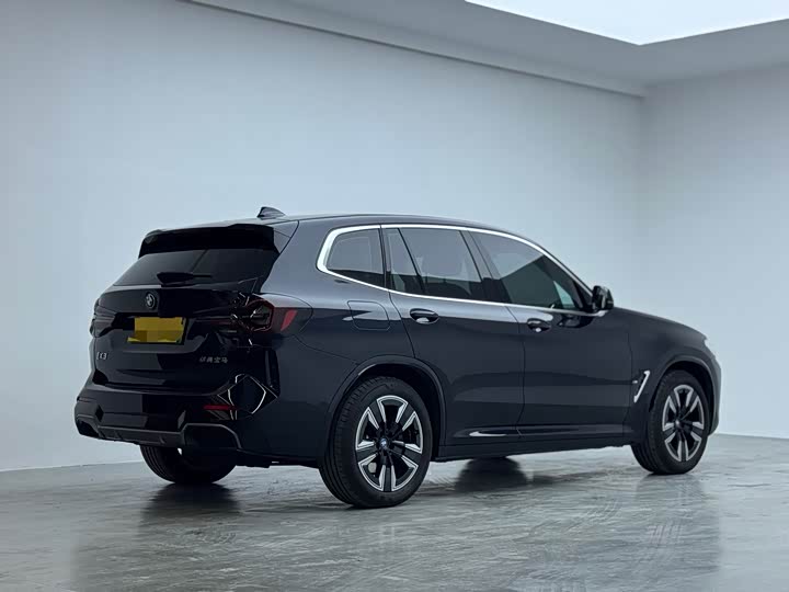 Фото 6 - BMW iX3