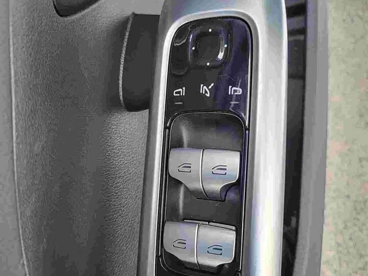 Фото 6 - Mercedes-Benz C-Class