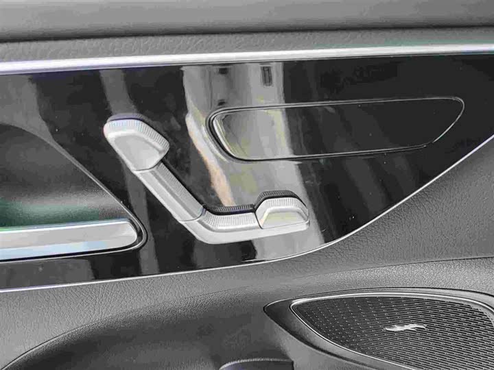 Фото 7 - Mercedes-Benz C-Class