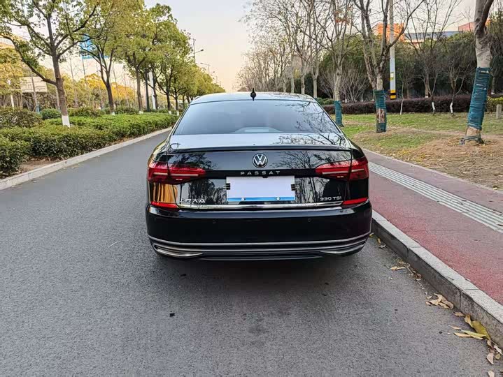 Фото 5 - Volkswagen Passat