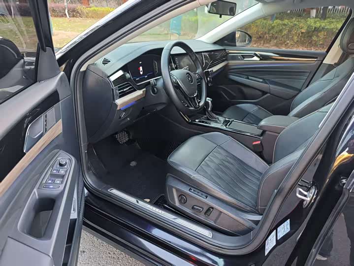 Фото 8 - Volkswagen Passat