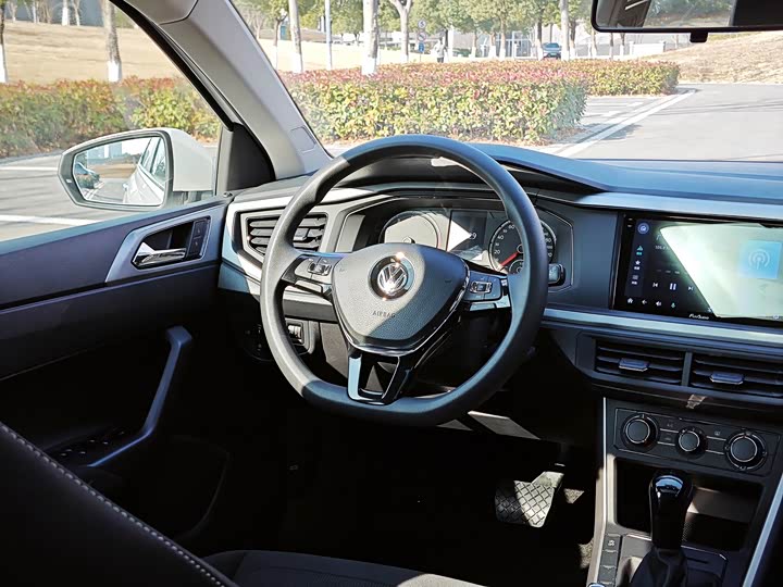 Фото 8 - Volkswagen Polo