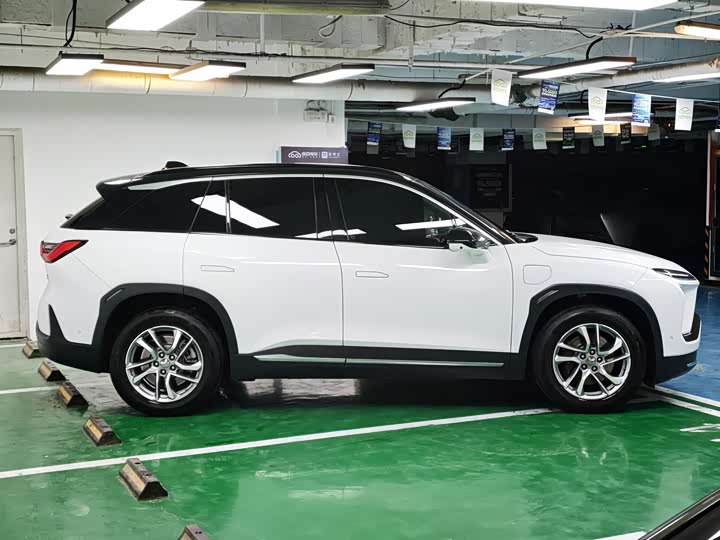 Фото 7 - Nio ES6