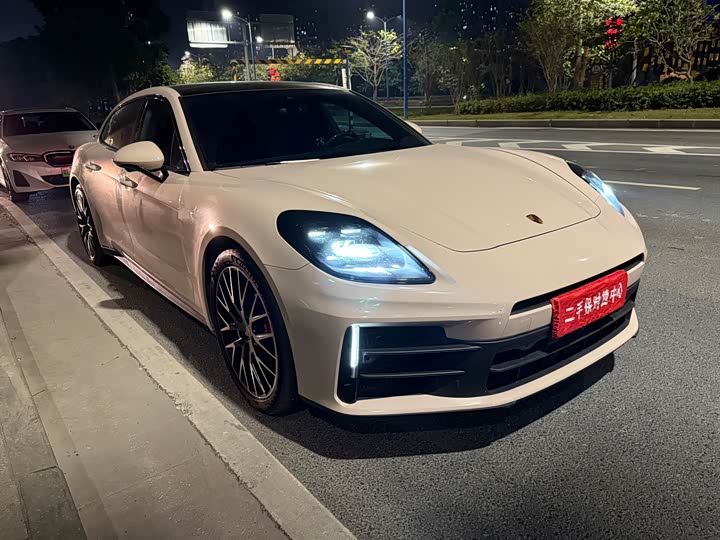 Фото 3 - Porsche Panamera