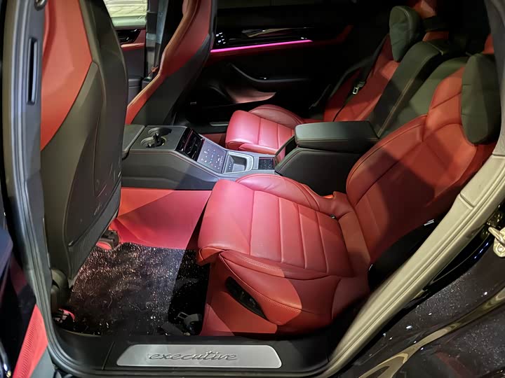 Фото 9 - Porsche Panamera