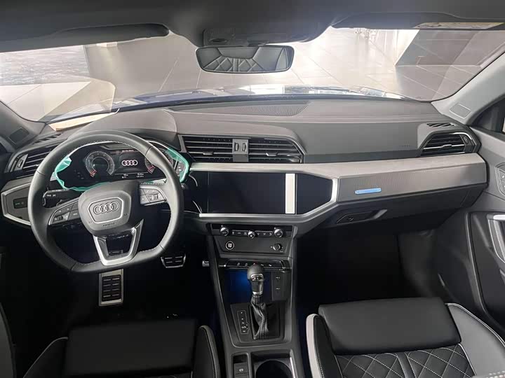 Фото 2 - Audi Q3