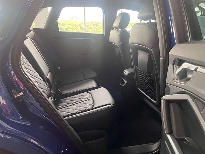 Фото 6 - Audi Q3