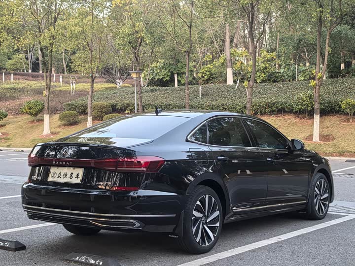 Фото 4 - Volkswagen Passat