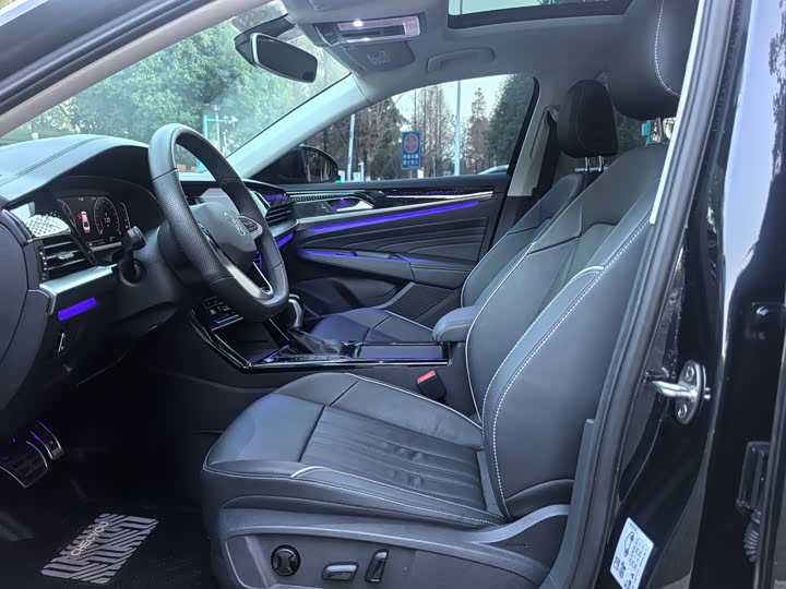 Фото 8 - Volkswagen Passat