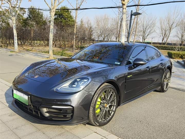 Фото 2 - Porsche Panamera Hybrid