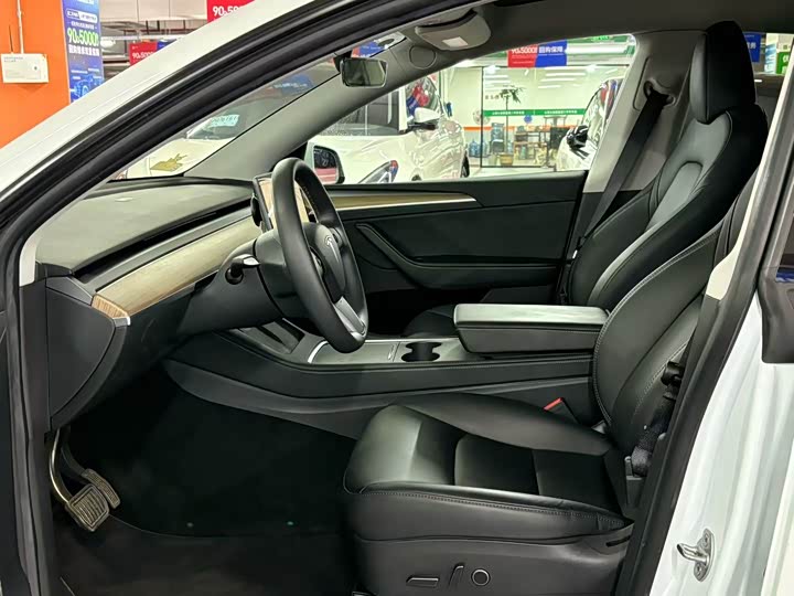 Фото 4 - Tesla Model Y