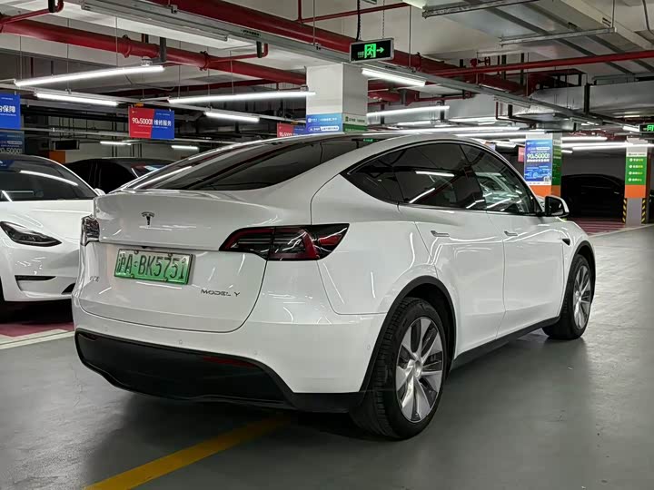 Фото 9 - Tesla Model Y