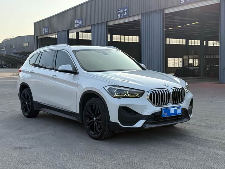 Фото 3 - BMW X1