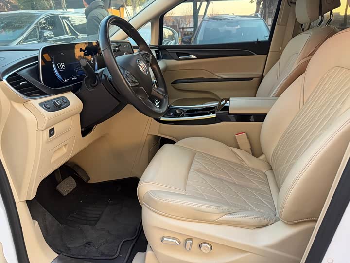 Фото 3 - Buick GL8 ES