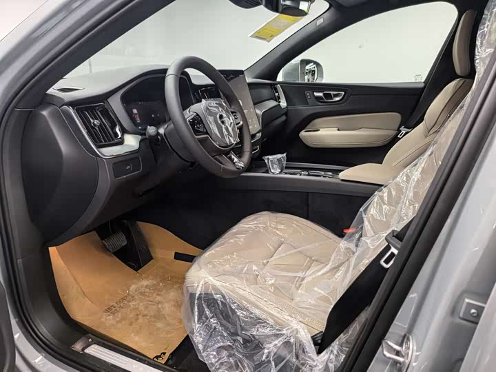 Фото 4 - Volvo XC60