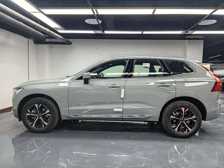 Фото 8 - Volvo XC60