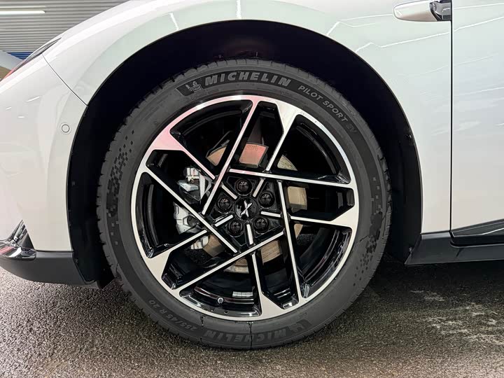 Фото 5 - XPeng F57