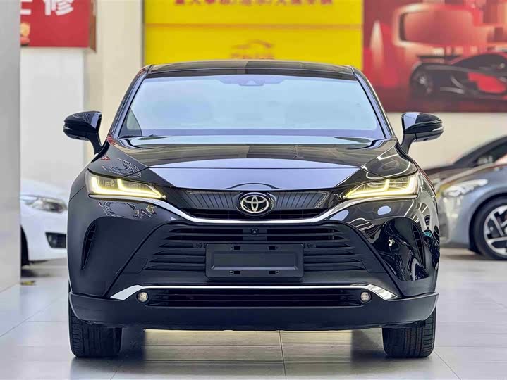 Фото 2 - Toyota Harrier