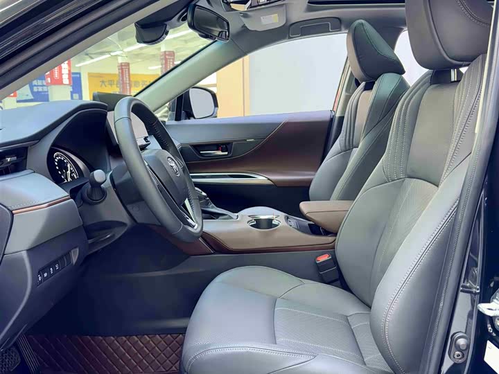 Фото 5 - Toyota Harrier