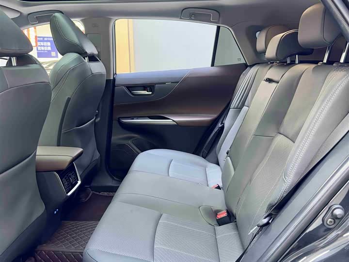 Фото 6 - Toyota Harrier