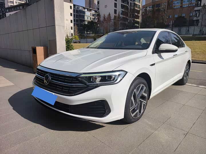 Фото 1 - Volkswagen Sagitar L