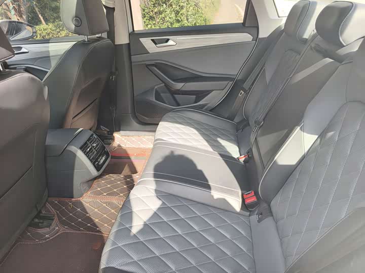 Фото 5 - Volkswagen Sagitar L