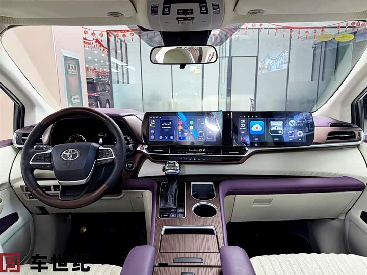 Фото 3 - Toyota Sienna