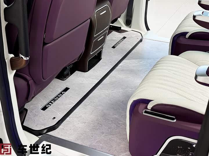 Фото 8 - Toyota Sienna