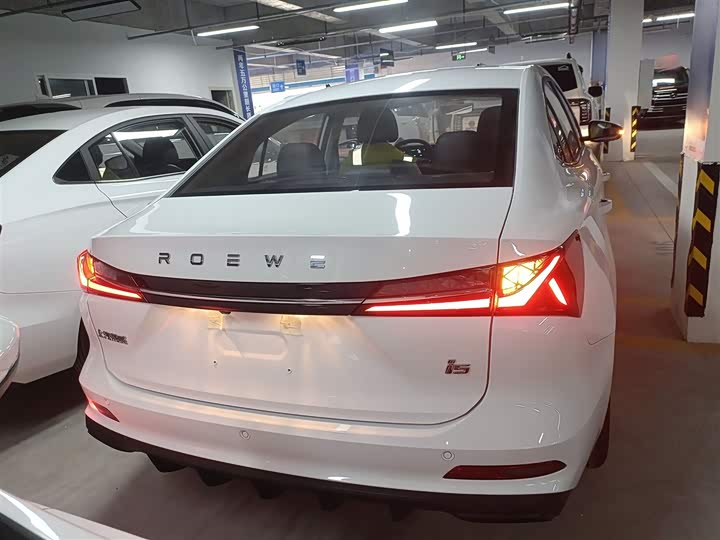 Фото 6 - Roewe i5